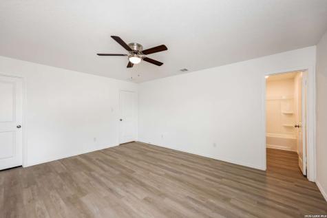 10415 Mcclintock Converse TX 78109