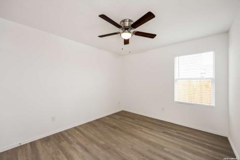 10415 Mcclintock Converse TX 78109