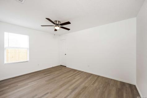 10415 Mcclintock Converse TX 78109