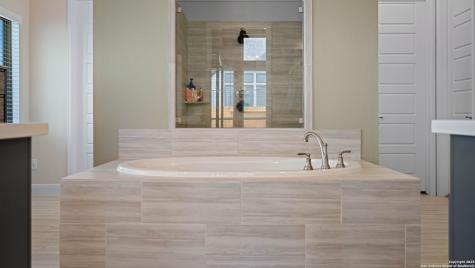 1925 Luna New Braunfels TX 78132