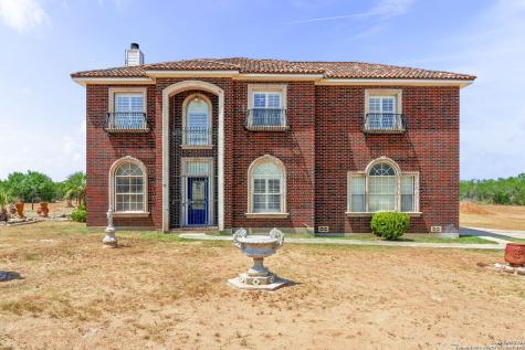 416 Meadow View Floresville TX 78114
