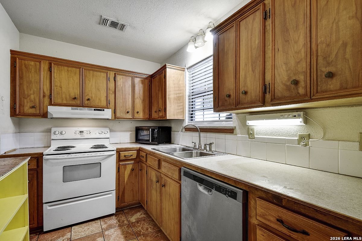1009 Tanglewood Spring Branch TX 78070