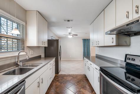 5527 Slattery San Antonio TX 78240