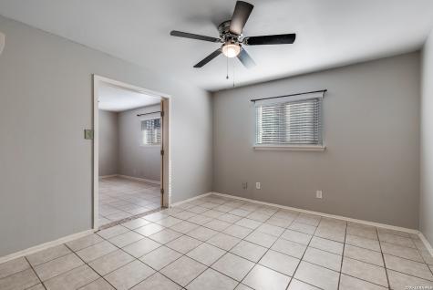 5527 Slattery San Antonio TX 78240
