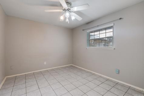 5527 Slattery San Antonio TX 78240