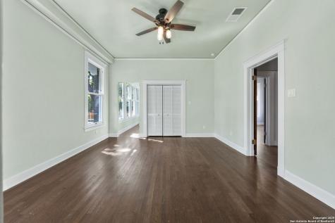 148 E Elsmere San Antonio TX 78212