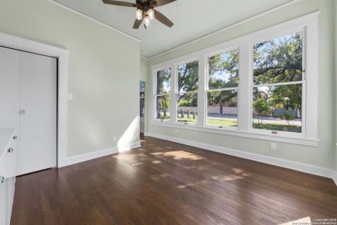 148 E Elsmere San Antonio TX 78212