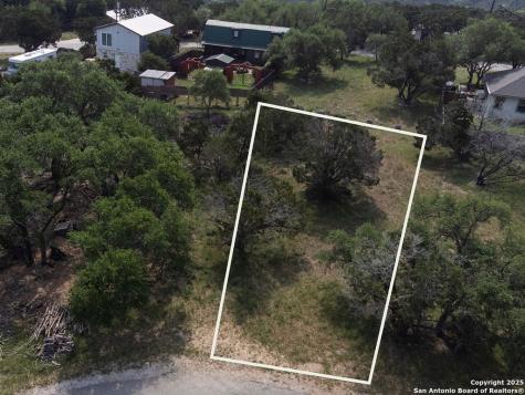 1009 Deerwood Canyon Lake TX 78133