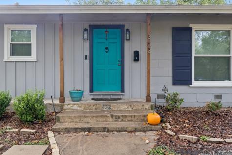352 Larchmont Drive San Antonio TX 78209