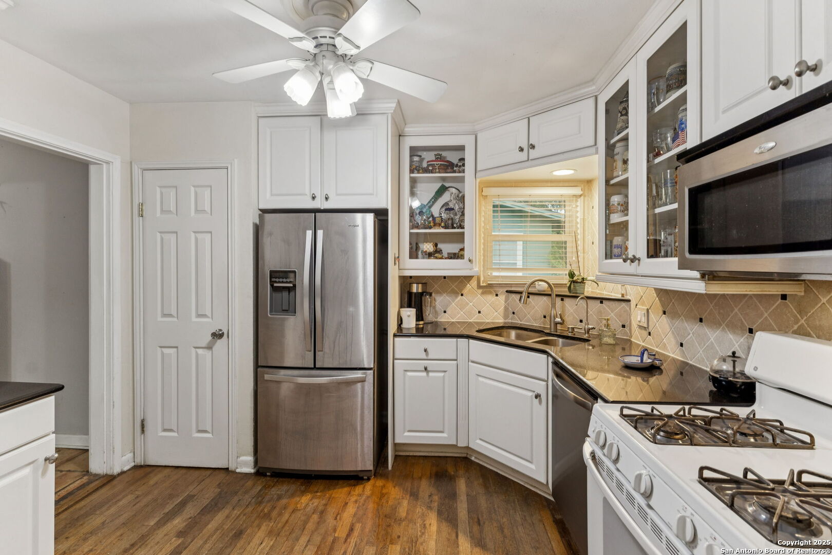 352 Larchmont Drive San Antonio TX 78209