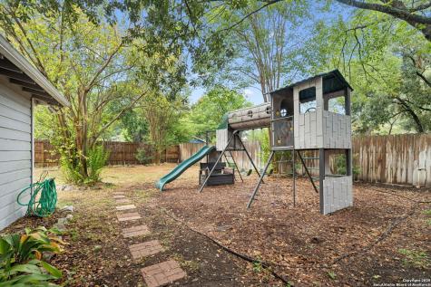 352 Larchmont Drive San Antonio TX 78209