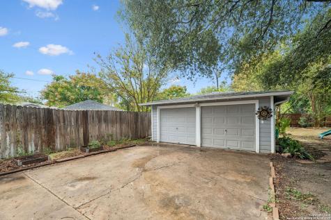 352 Larchmont Drive San Antonio TX 78209
