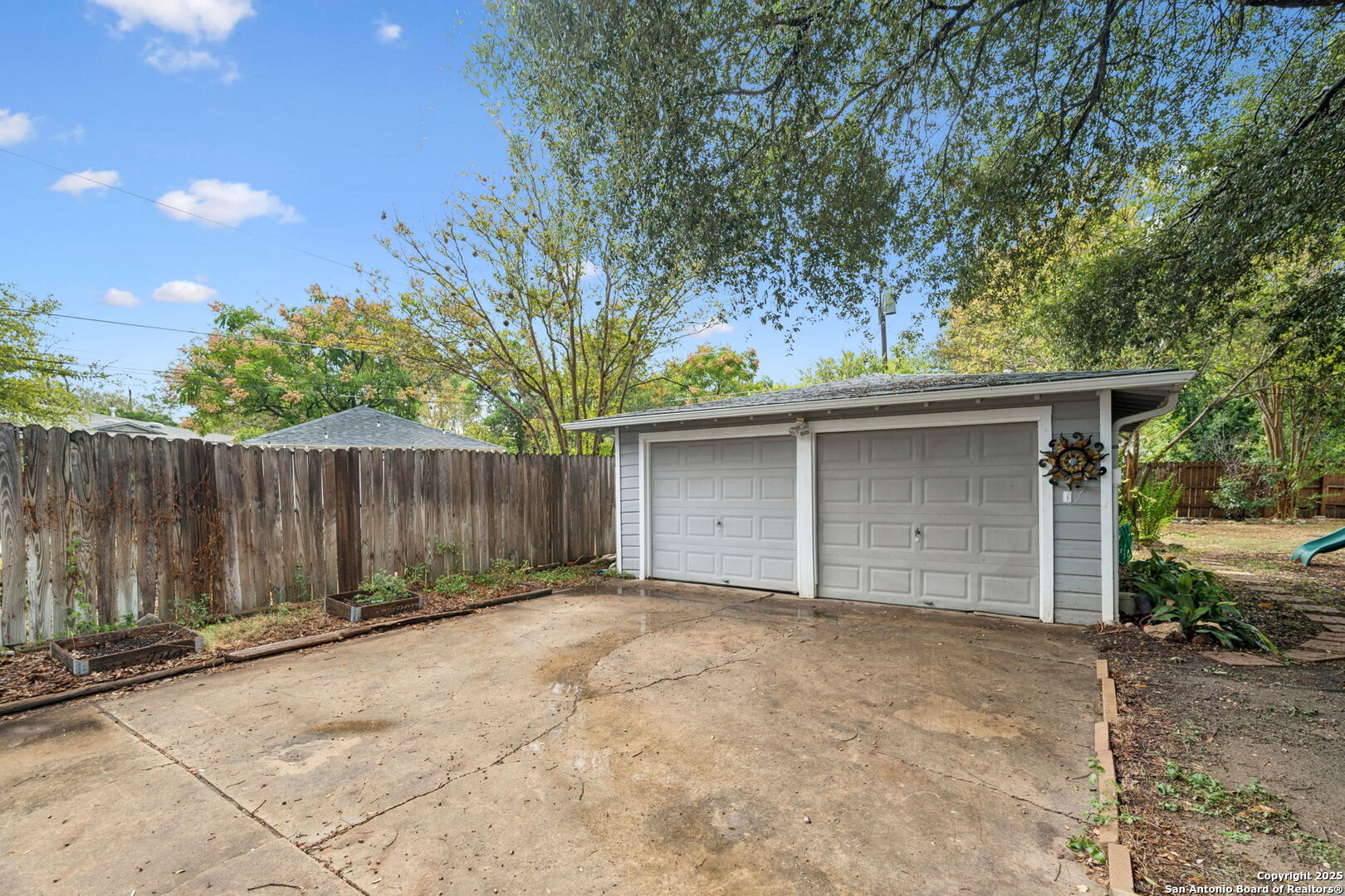 352 Larchmont Drive San Antonio TX 78209