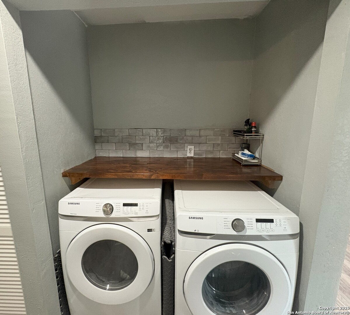1215 Klondike San Antonio TX 78245