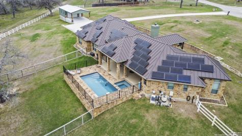 132 N Abrego Crossing Floresville TX 78114