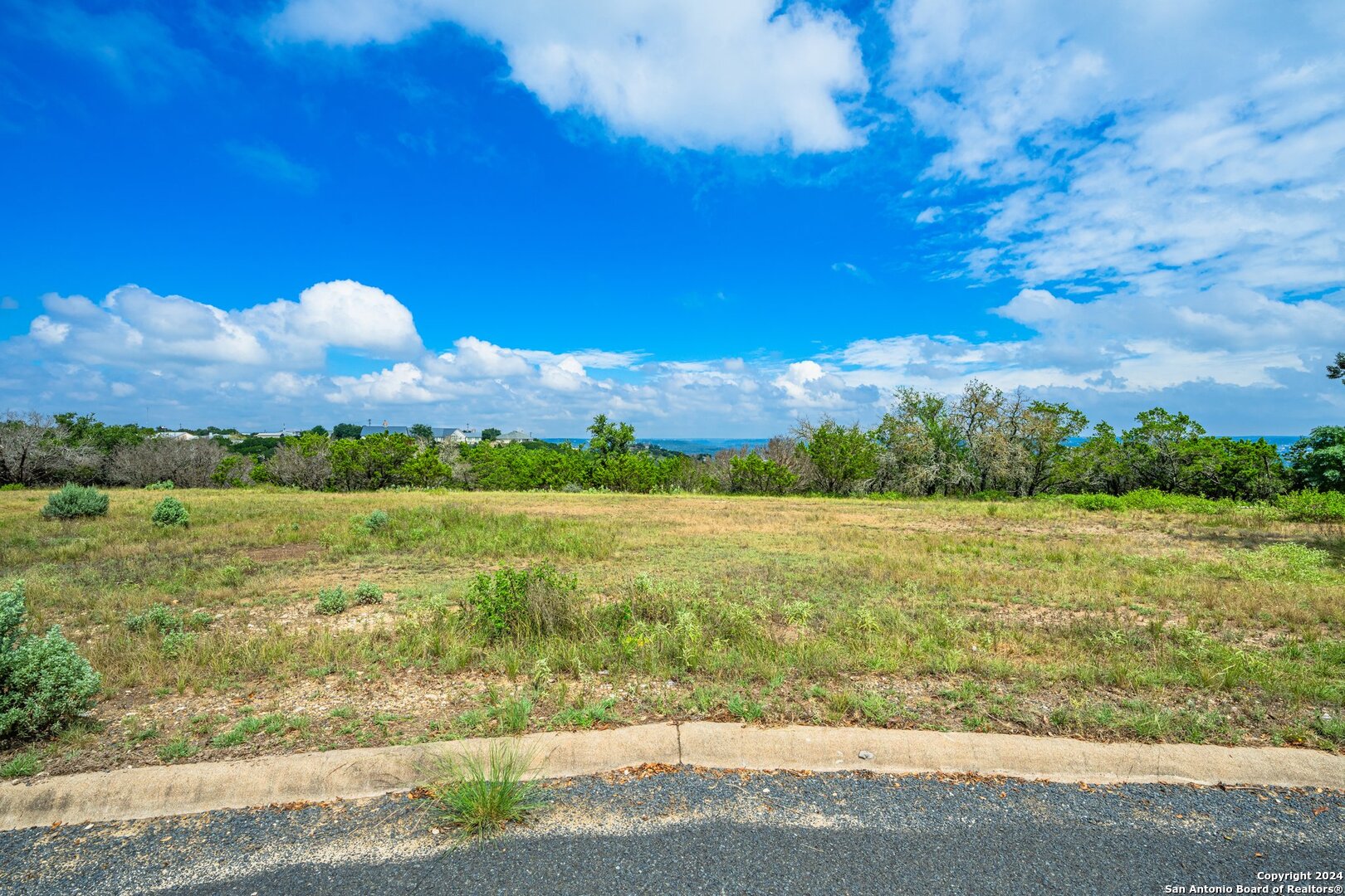 329 Loma Vista Kerrville TX 78028