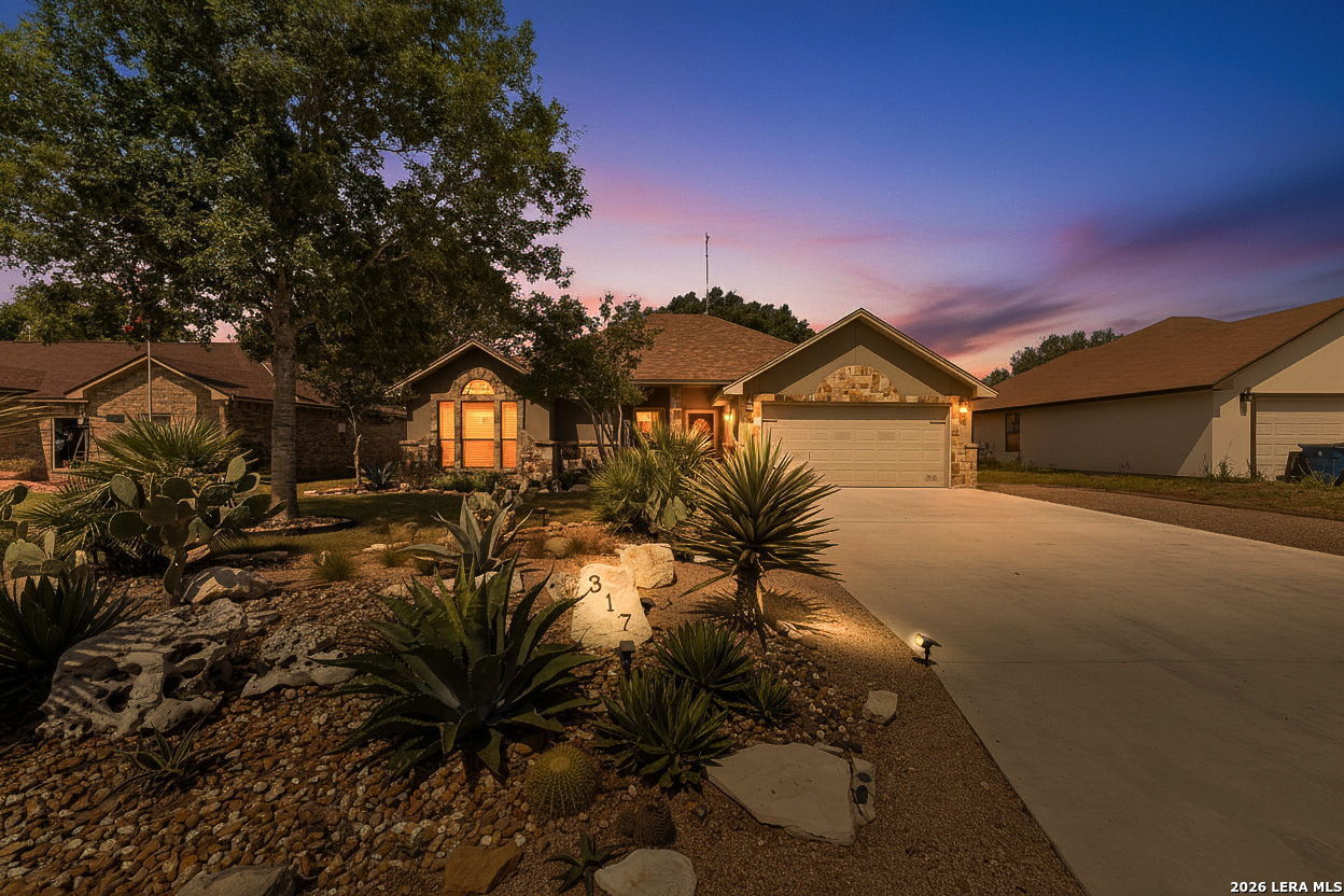 317 Yorktown Pleasanton TX 78064