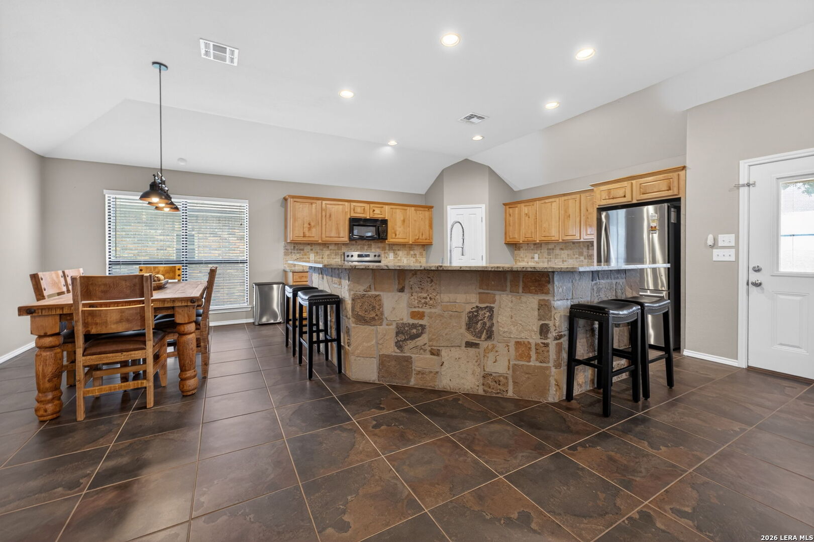 317 Yorktown Pleasanton TX 78064