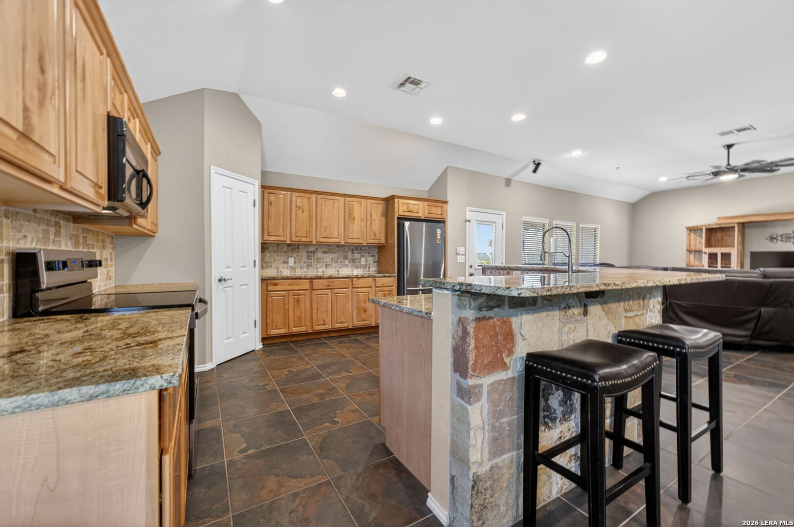 317 Yorktown Pleasanton TX 78064