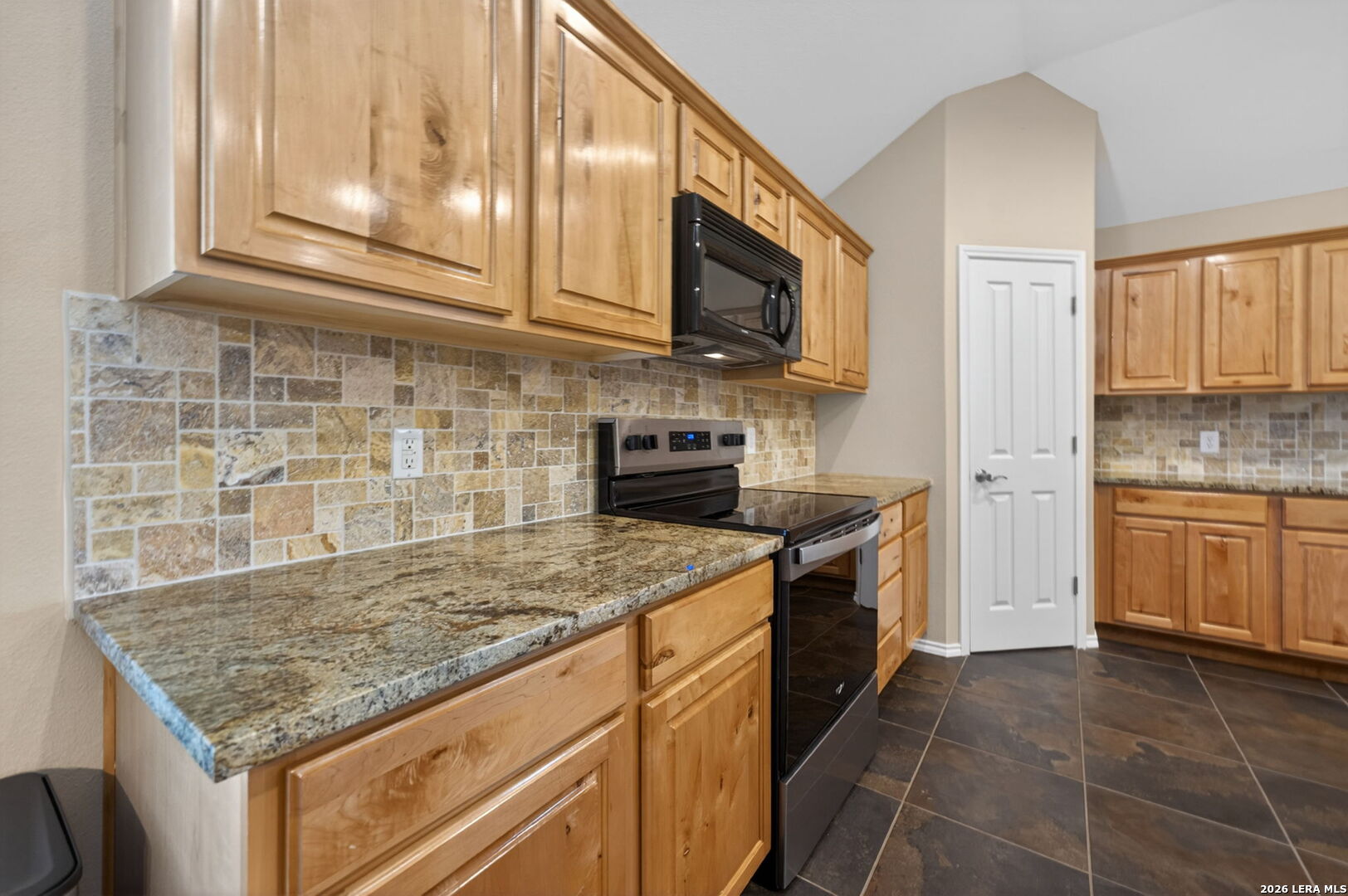 317 Yorktown Pleasanton TX 78064