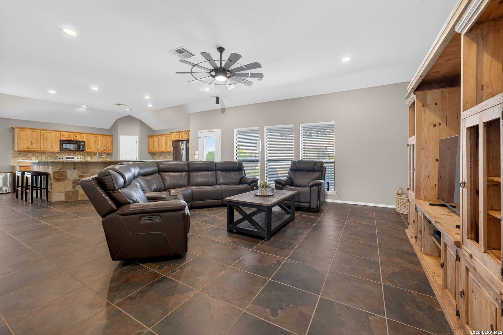 317 Yorktown Pleasanton TX 78064