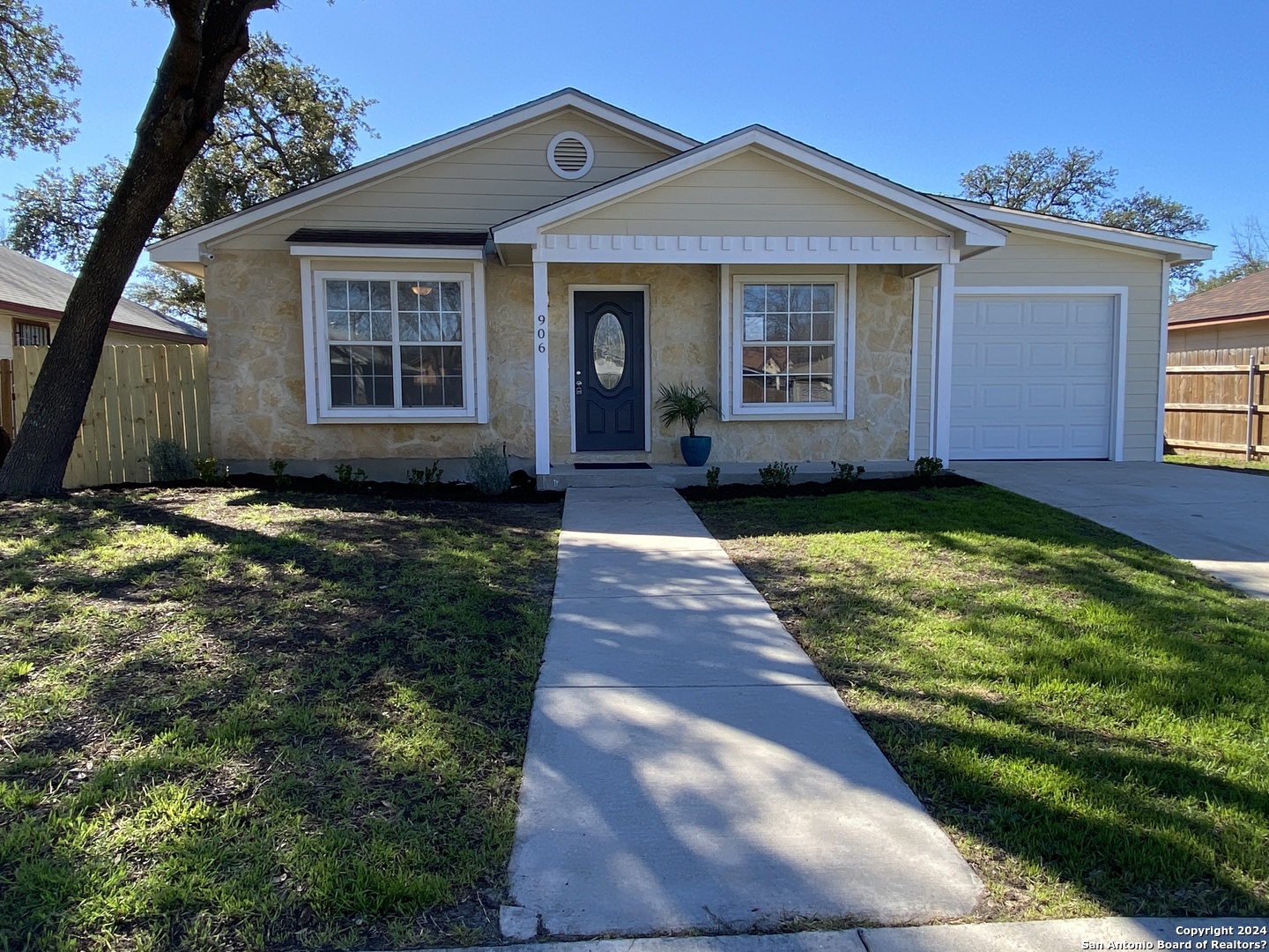 906 Santa Anna San Antonio TX 78201