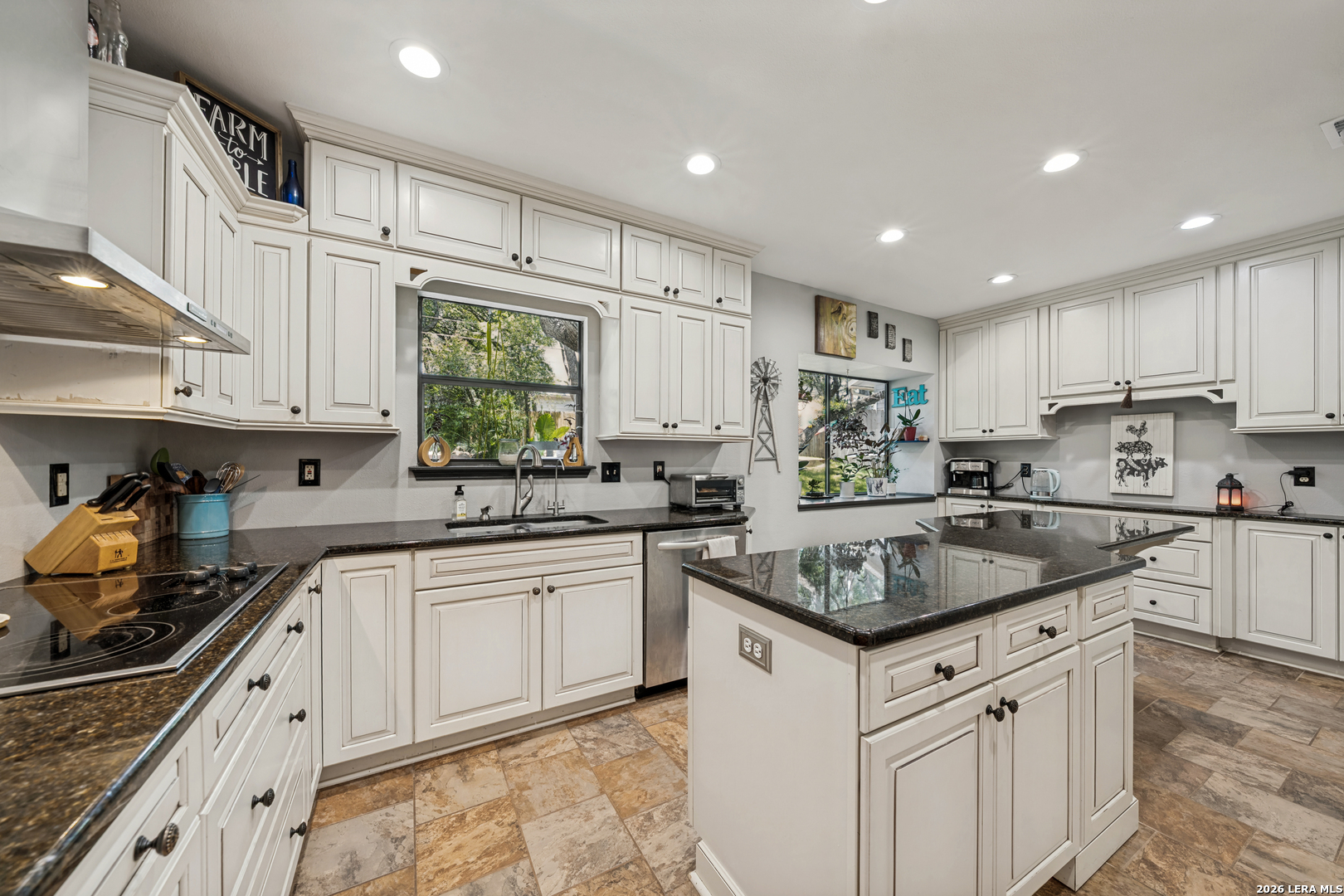 1911 Woodseer Street San Antonio TX 78248
