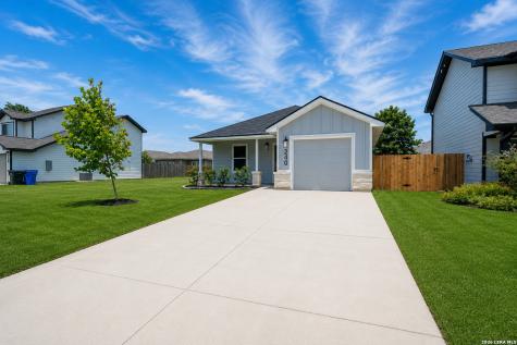 240 W Martindale Street Seguin TX 78155