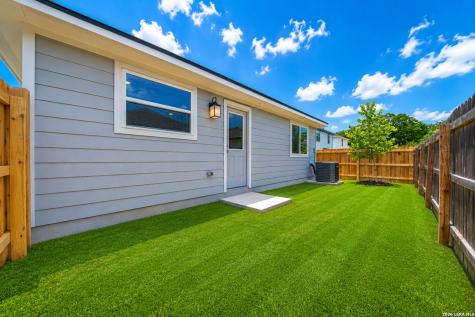 240 W Martindale Street Seguin TX 78155