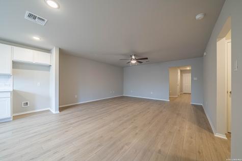 240 W Martindale Street Seguin TX 78155
