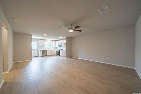 240 W Martindale Street Seguin TX 78155