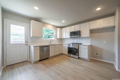 240 W Martindale Street Seguin TX 78155