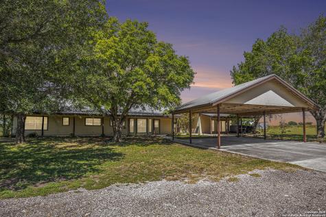2205 Field Road Seguin TX 78155