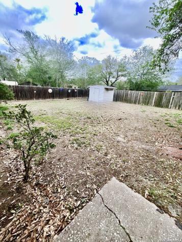 1106 E Hutchinson Street Beeville TX 78102