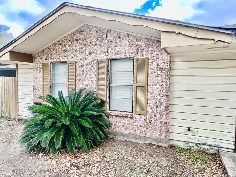 1106 E Hutchinson Street Beeville TX 78102