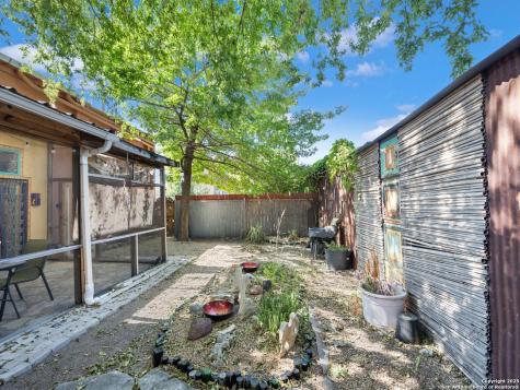 1651 W Woodlawn San Antonio TX 78201