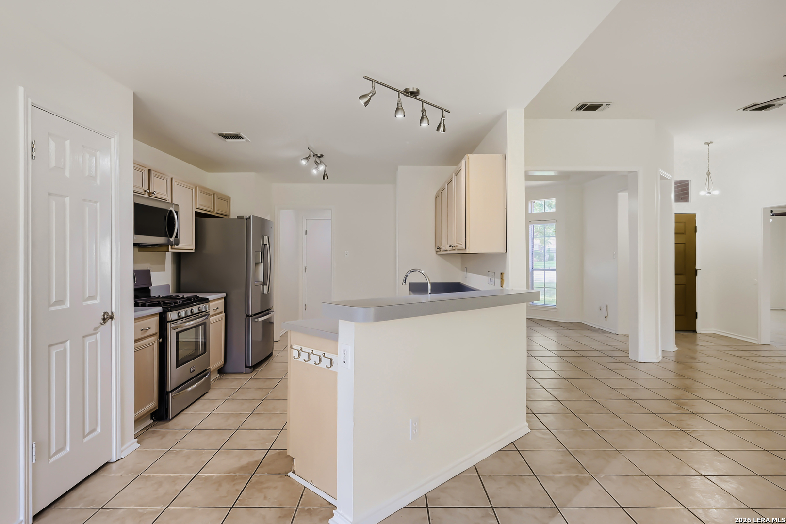 1911 Almond Drive San Antonio TX 78247