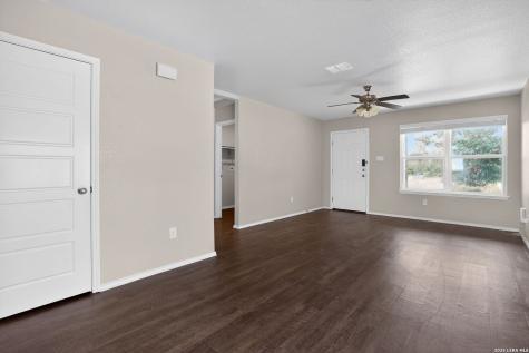 3818 Colemans Run Converse TX 78109