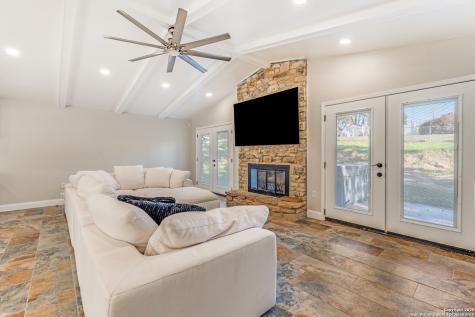 640 Crest Lane New Braunfels TX 78130