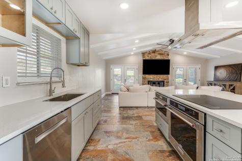 640 Crest Lane New Braunfels TX 78130