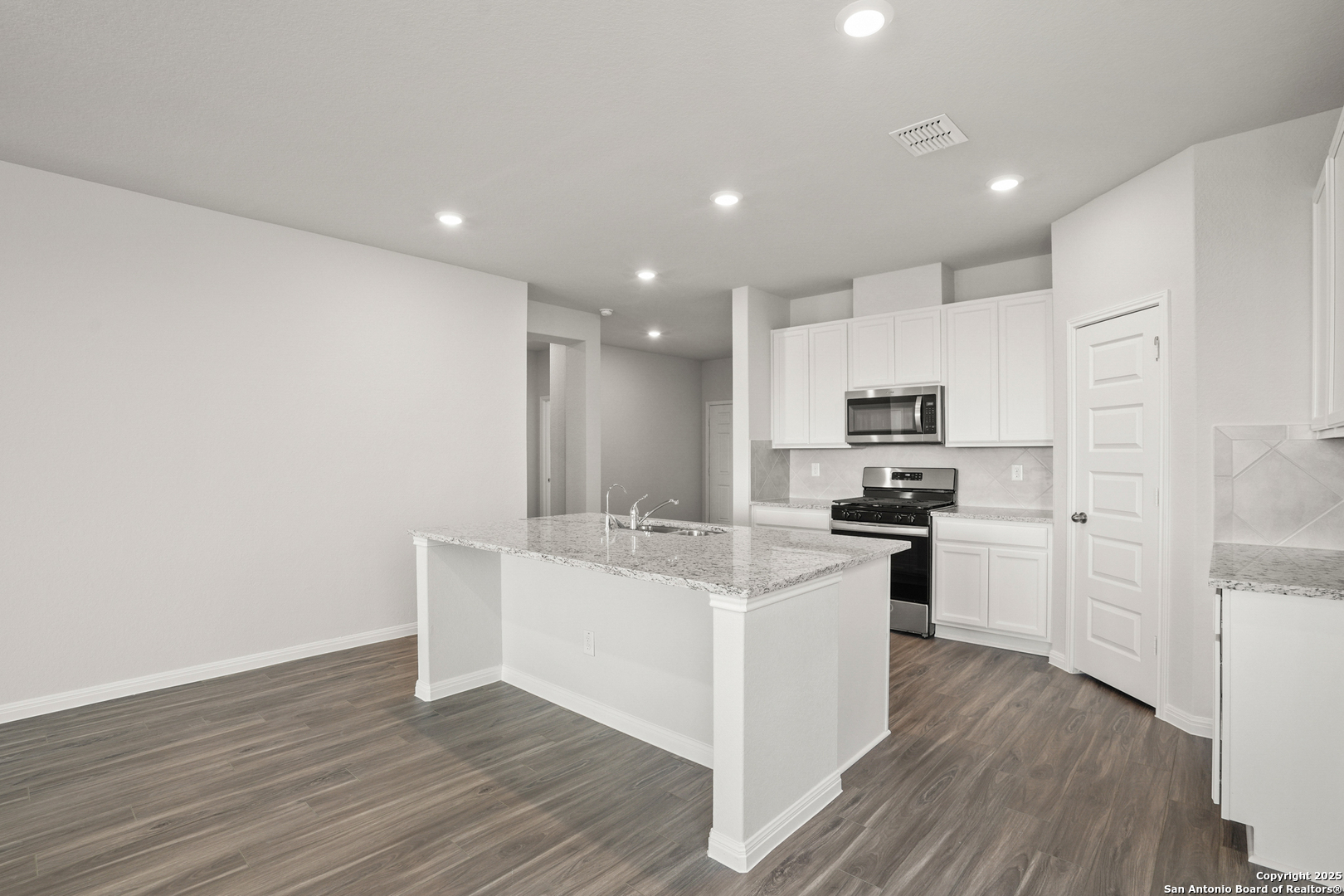 140 Duck Trail San Antonio TX 78245