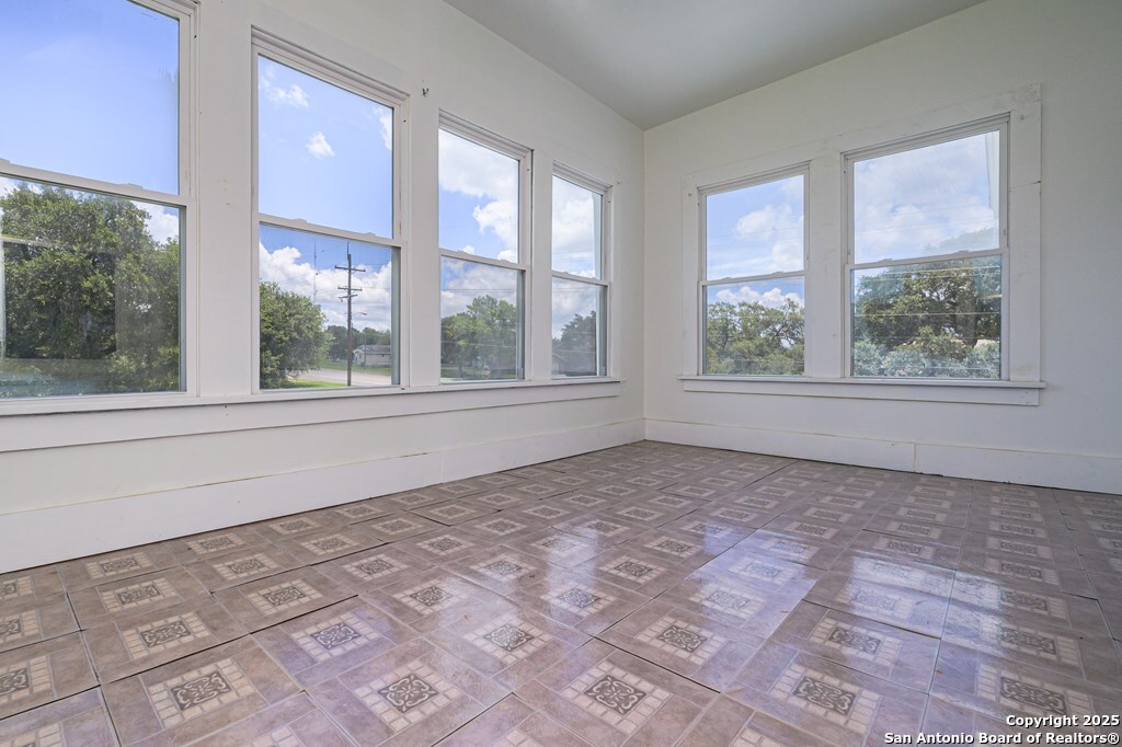 519 E Fm 623 Pettus TX 78146
