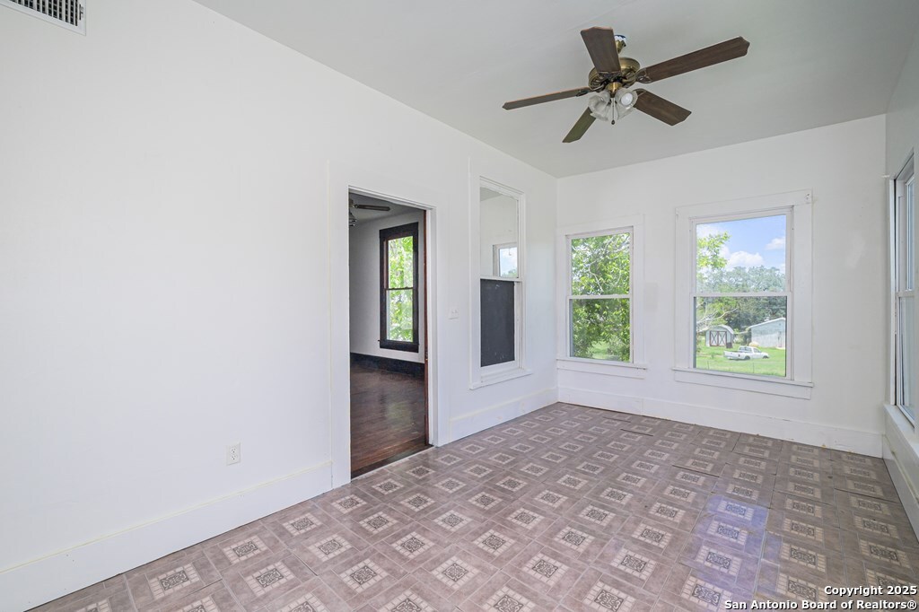 519 E Fm 623 Pettus TX 78146
