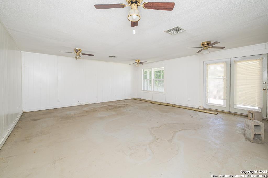 519 E Fm 623 Pettus TX 78146