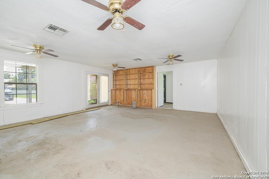 519 E Fm 623 Pettus TX 78146