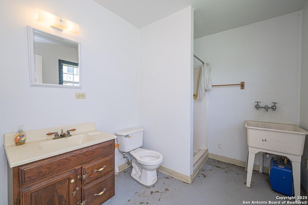 519 E Fm 623 Pettus TX 78146