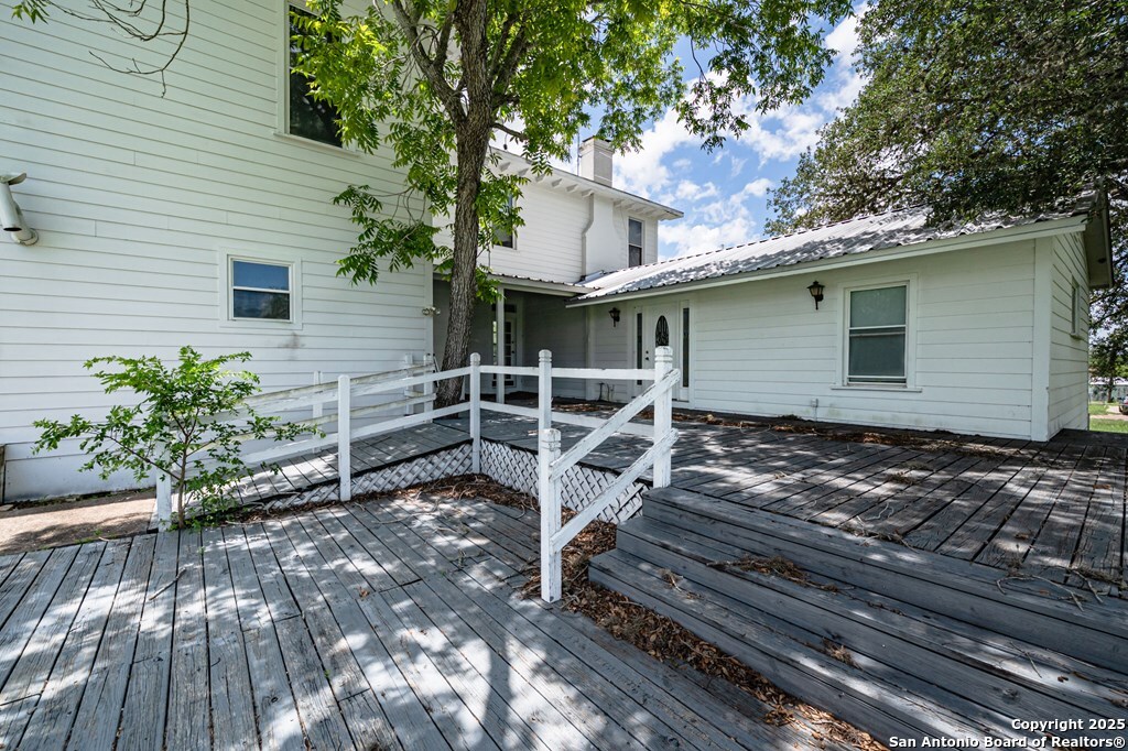 519 E Fm 623 Pettus TX 78146