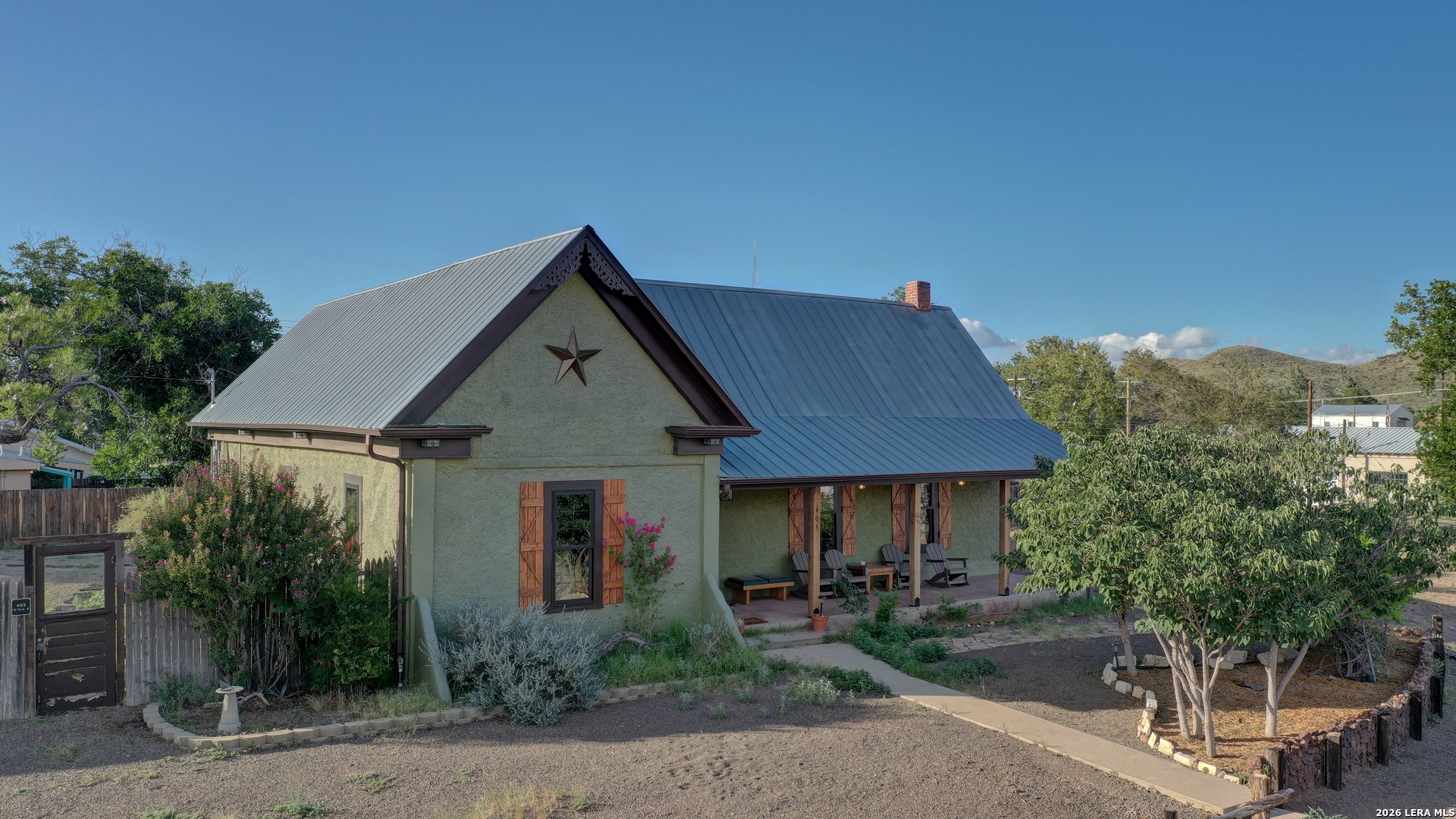 405 W Avenue E Alpine TX 79830