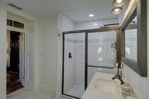 405 W Avenue E Alpine TX 79830