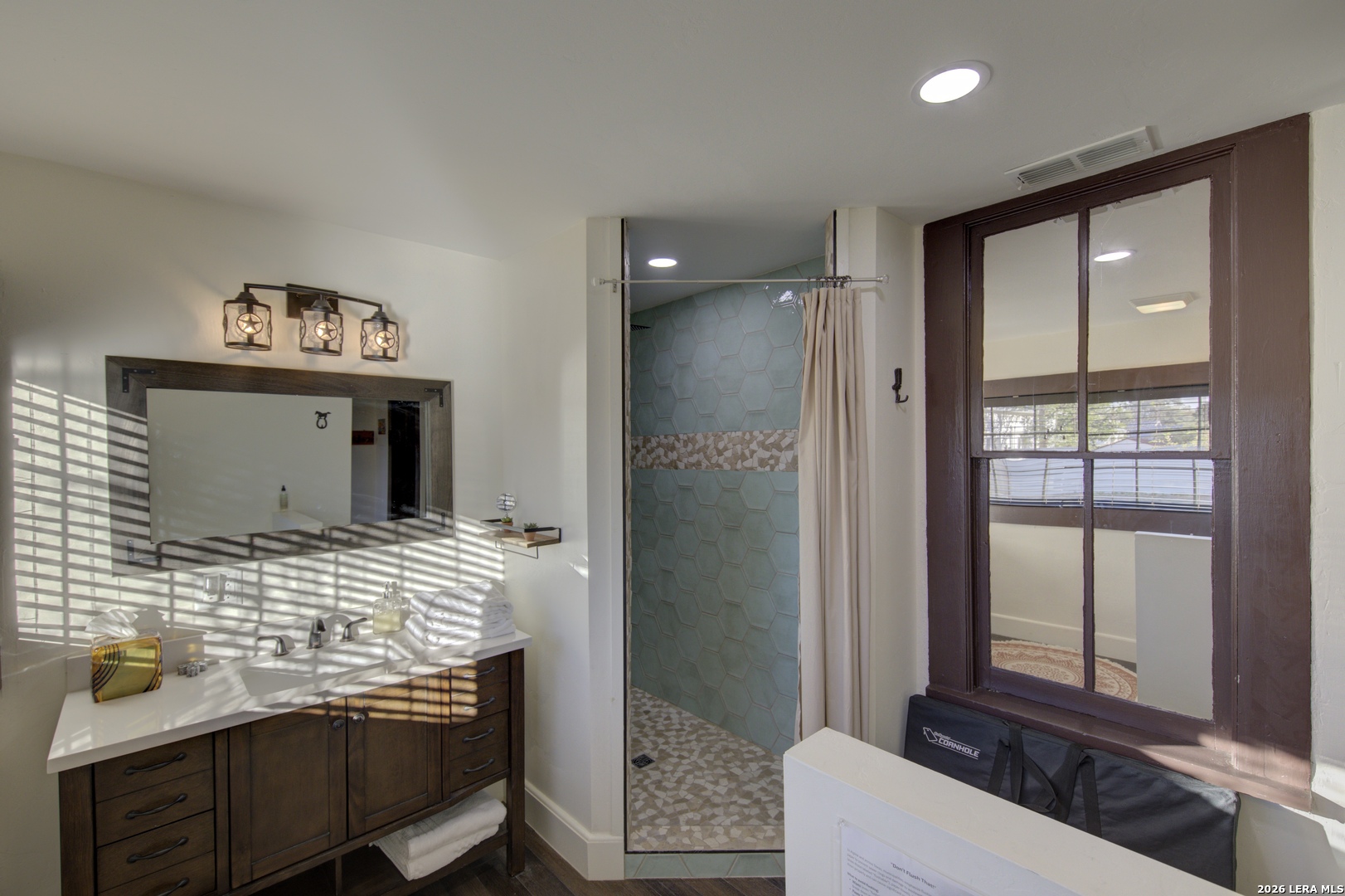 405 W Avenue E Alpine TX 79830